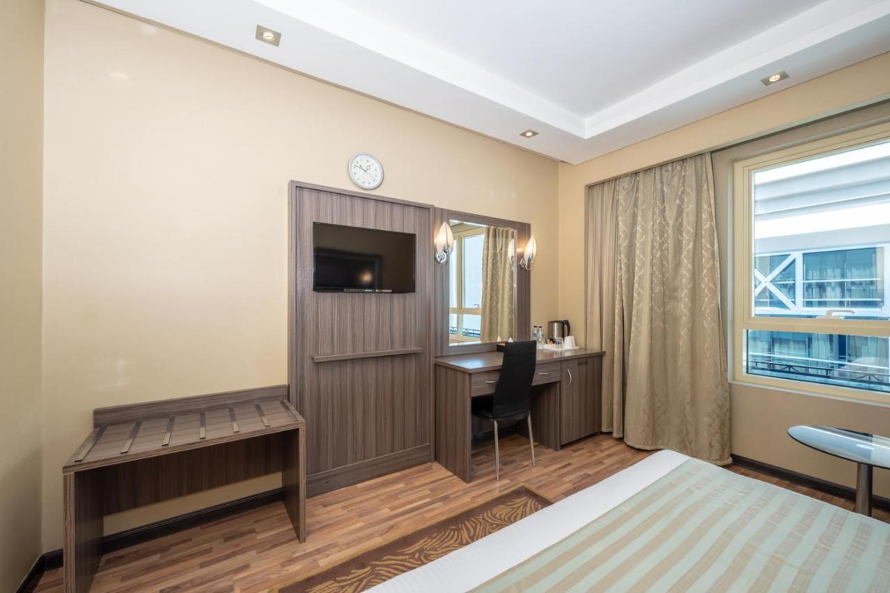 Pearl Swiss Hotel Dubai Exteriör bild