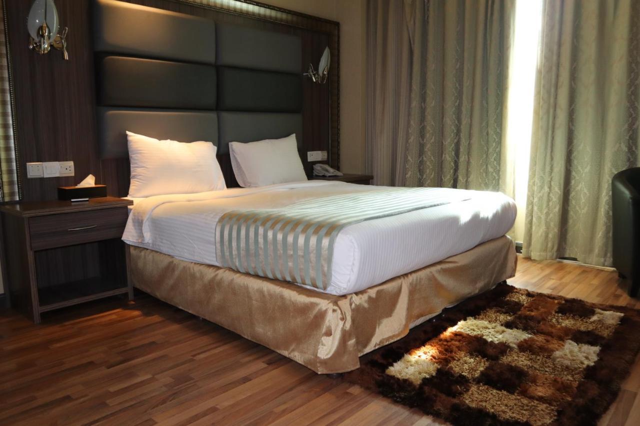 Pearl Swiss Hotel Dubai Exteriör bild