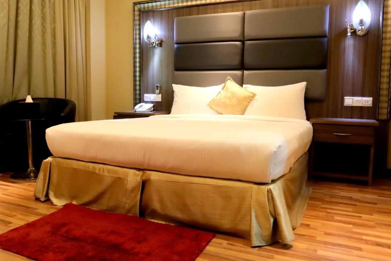 Pearl Swiss Hotel Dubai Exteriör bild